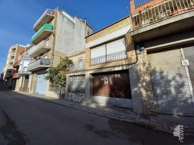 Сasa con terreno en venta en la Carrer de Jaume Boloix i Canela' Igualada