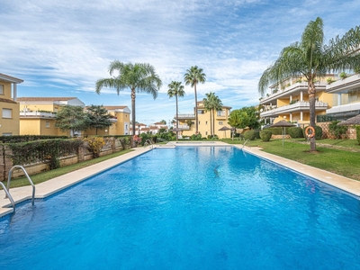 Ático en venta en Cabopino, Marbella, Málaga