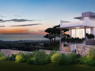 Casa adosada chalet adosados frente al mar en cabopino () en Marbella
