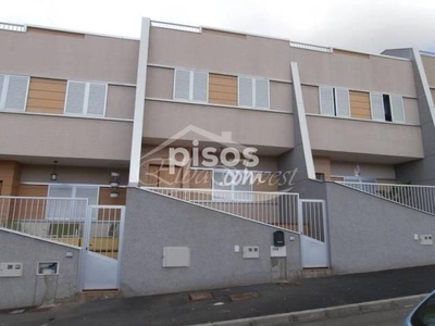 Casa adosada en alquiler en Los Cardones en San Isidro por 990 €/mes