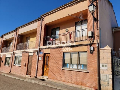 Casa adosada en venta en Calle Segunda Travesía Cascajo en Fuentelcésped por 120.000 €