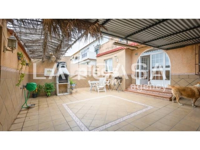 Casa adosada en venta en Las Portadas en La Hacienda-Nueva Andalucía por 149.900 €