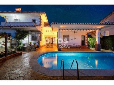 Casa en venta en Calle de los Almendros en Cúllar Vega por 409.000 €