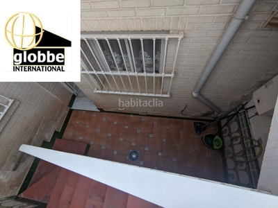 Casa en juan latino 22 fantástica casa con muchas posibilidades¡ en Málaga