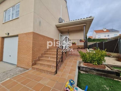 Casa pareada en venta en Urbanizacion Caraquiz en Uceda por 203.000 €