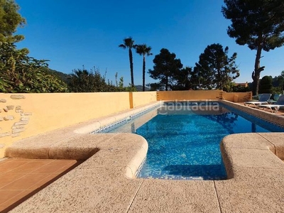 Chalet con 5 habitaciones con parking, piscina, calefacción, aire acondicionado y jardín en Oliva