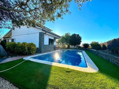 Chalet con piscina en Bigues i Riells