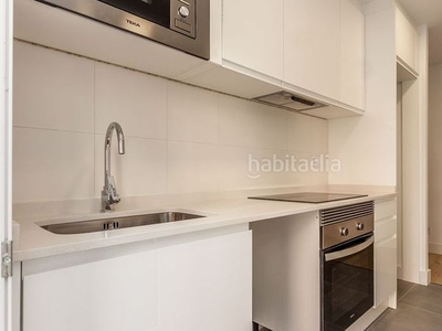 Piso con 2 habitaciones con ascensor, calefacción y aire acondicionado en Madrid