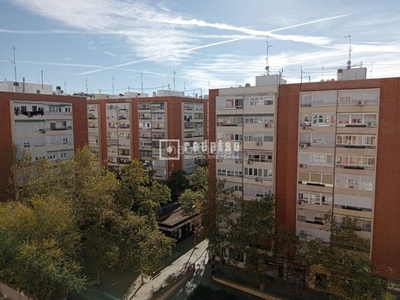 Piso con 2 habitaciones con ascensor y calefacción en Madrid