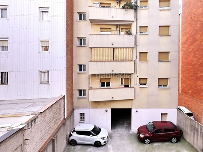 Piso con 3 habitaciones con aire acondicionado en Badalona