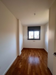 Piso con 3 habitaciones con ascensor, parking, calefacción y aire acondicionado en Sant Feliu de Llobregat