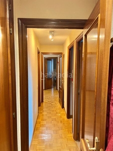 Piso con 3 habitaciones con ascensor, parking y calefacción en Madrid