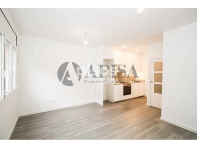 Piso en alquiler en Calle de La Granvia en Gran Via L'H por 950 €/mes