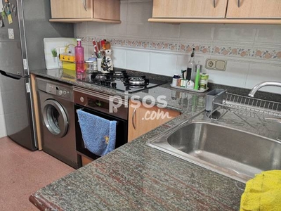 Piso en alquiler en Calle de Santa María Micaela en La Petxina por 880 €/mes