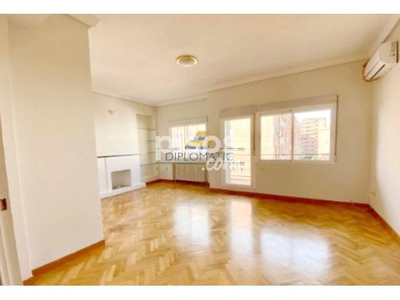 Piso en alquiler en Calle del Aviador Zorita en Cuatro Caminos por 1.950 €/mes