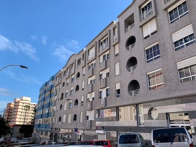 Piso en alquiler en calle Malaquita de 4 habitaciones con terraza y garaje