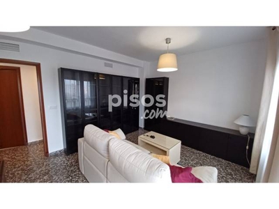 Piso en alquiler en Plaza Juan Xxiii en Casco Antiguo por 700 €/mes