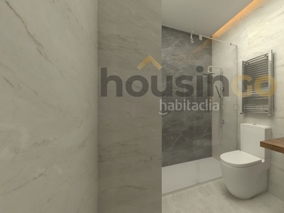 Piso en venta , con 97 m2, 3 habitaciones y 3 baños, ascensor, amueblado, aire acondicionado y calefacción individual gas natural. en Madrid