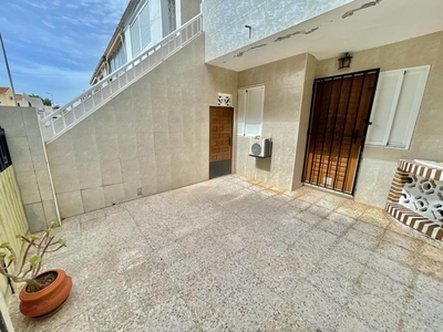 Venta de casa con terraza en Acequión, Los Naúfragos (Torrevieja), PLAYA NAUFRAGOS