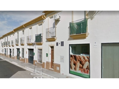 Venta de casa con terraza en Guadalcázar