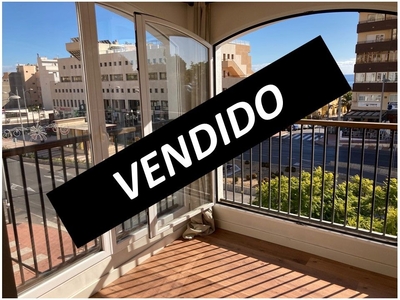 Venta de piso con piscina en Aguadulce