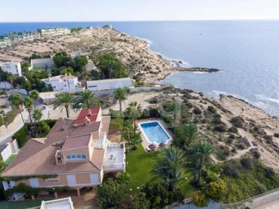 Villa con terreno en venta en la Avenida San Sebastián' Alicante