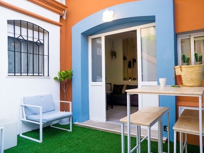 Alquiler de estudio en paseo De la Bahia con terraza y muebles