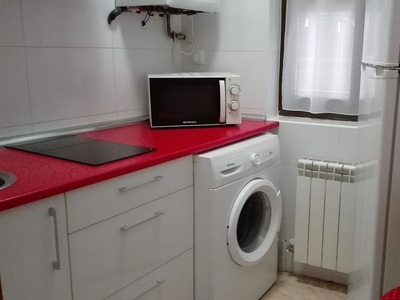 Alquiler de piso en Antequeruela y Covachuelas de 2 habitaciones con muebles y aire acondicionado
