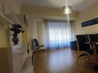 Alquiler de piso en Centro - Logroño de 3 habitaciones con muebles y balcón