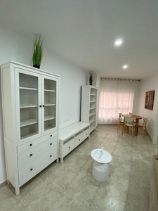 Alquiler de piso en Centro - Murcia de 1 habitación con muebles y aire acondicionado
