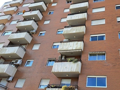 Alquiler de piso en Salvador Allende de 4 habitaciones con terraza y garaje