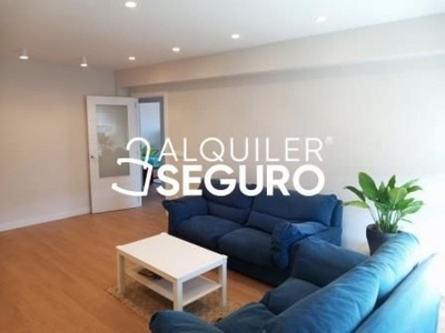 Alquiler de piso en Txagorritxu - El Pilar de 4 habitaciones con terraza y muebles