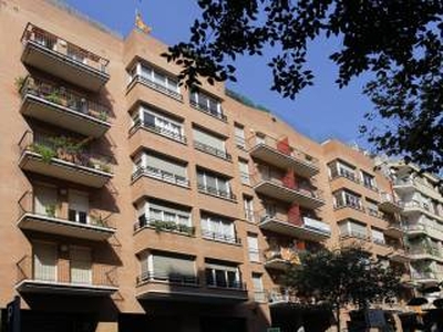 Piso de cuatro habitaciones buen estado, primera planta, El Fort Pienc, Barcelona