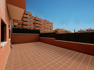 Piso en alquiler en Aranzana de 3 habitaciones con terraza y piscina