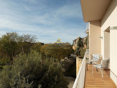 Piso en alquiler en Centro - Segovia de 2 habitaciones con terraza y garaje