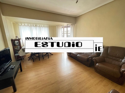 Piso en alquiler en San Pedro de Deusto-La Ribera de 3 habitaciones con terraza y muebles