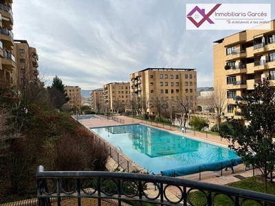 Piso en venta en Fuensanta - Universidad de 3 habitaciones con terraza y piscina