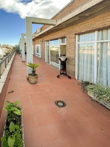 Venta de ático en Almagro de 5 habitaciones con terraza y garaje