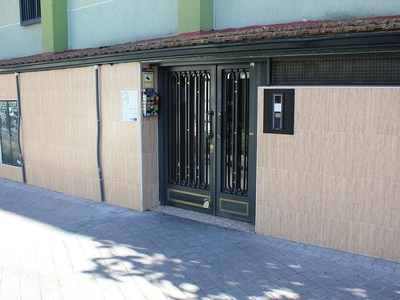 Venta de piso en calle De Sánchez Preciado de 2 habitaciones con calefacción y ascensor