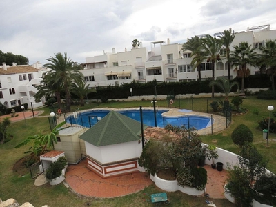Venta de piso en Paraíso - Atalaya- Benamara de 2 habitaciones con terraza y piscina