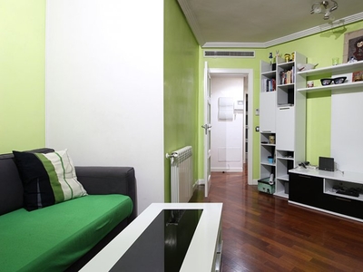 Apartamento de 2 dormitorios con piscina en alquiler en Legazpi, Madrid