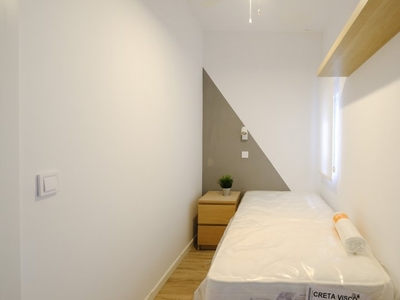 Elegante habitación en alquiler en apartamento de 3 dormitorios en Getafe