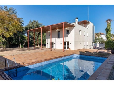 Espectacular villa a la venta en Terramar, Sitges