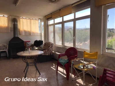 House for sale in Sax