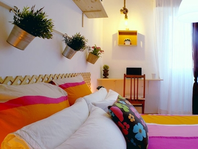 Se alquila habitación en piso de 4 dormitorios en Aluche, Madrid