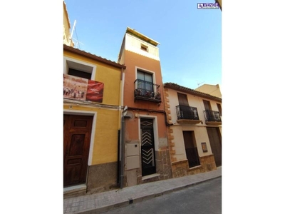 Terraced house for sale in Sax