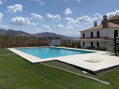 Villa for rent in Álora