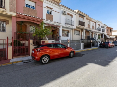 Adosado en venta en Peligros, Granada