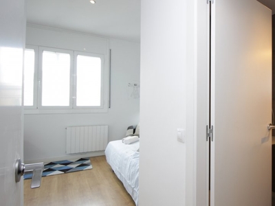 Alquiler de habitaciones en apartamento de 4 dormitorios en Gràcia, Barcelona