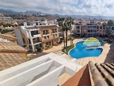 Piso en venta en Puerto de Mazarrón de 2 habitaciones con terraza y piscina